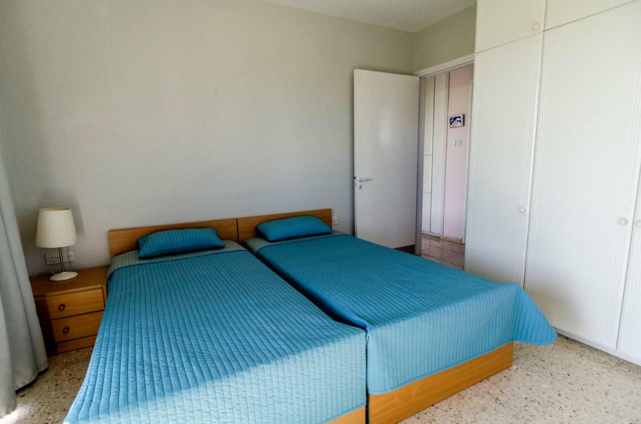 Blue Bay Beach House Larnaca Eksteriør billede