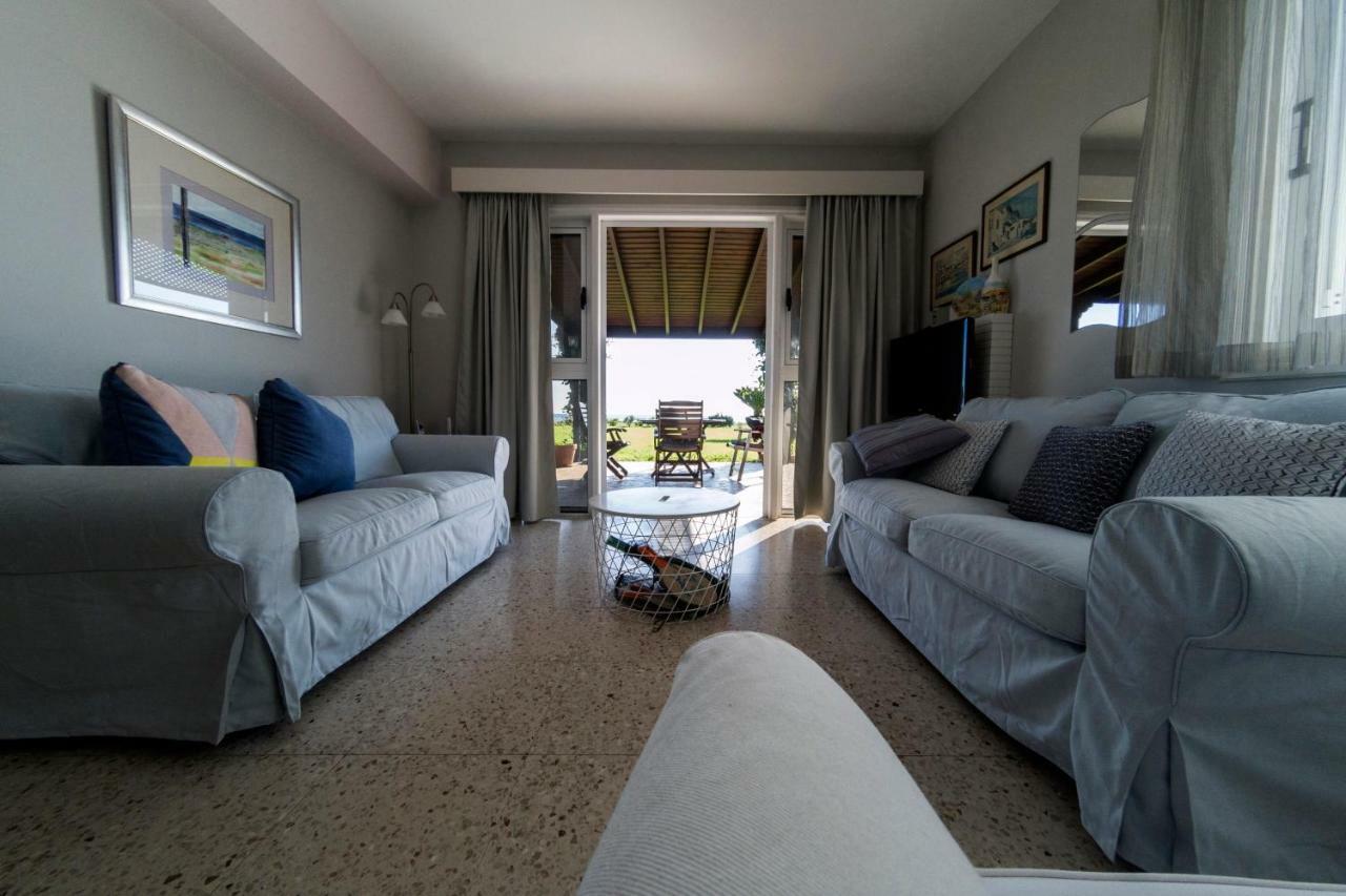 Blue Bay Beach House Larnaca Eksteriør billede